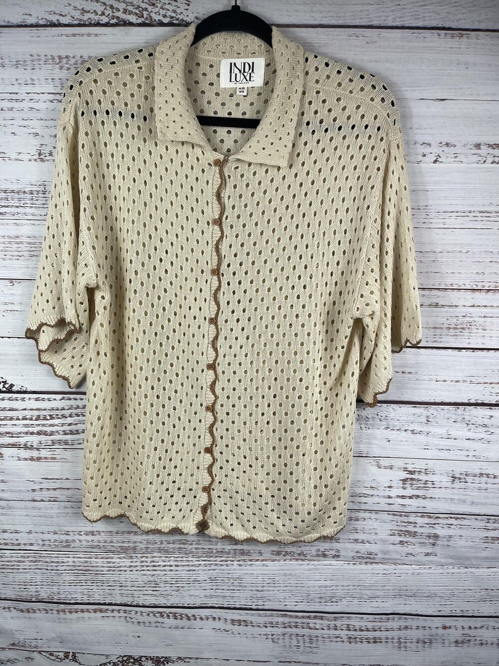 Indi Luxe Shirt Womens Size Medium Beige Open Knit Button Front Short Sleeve Top